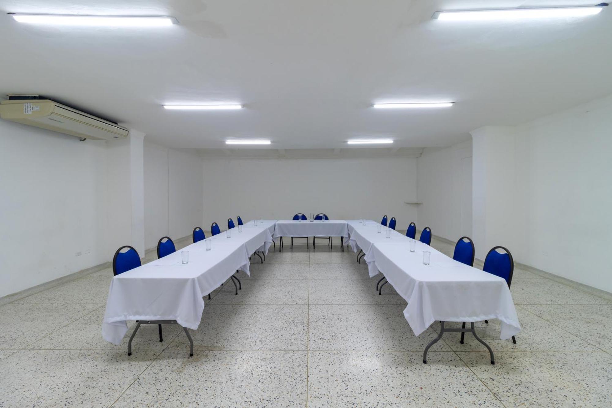 Hotel Axis Inn By Geh Suites سانتا مارتا المظهر الخارجي الصورة